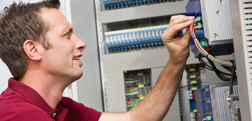 Offshore and Petroleum Facility Electrician in Nashville